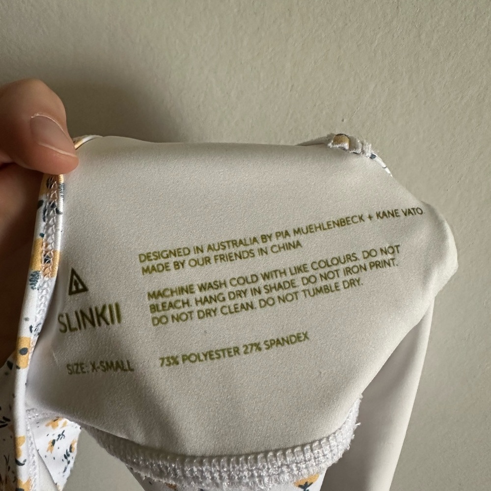 SLINKII White Floral Athletic Running Sports Bra size XS EUC - Picture 3 of 3